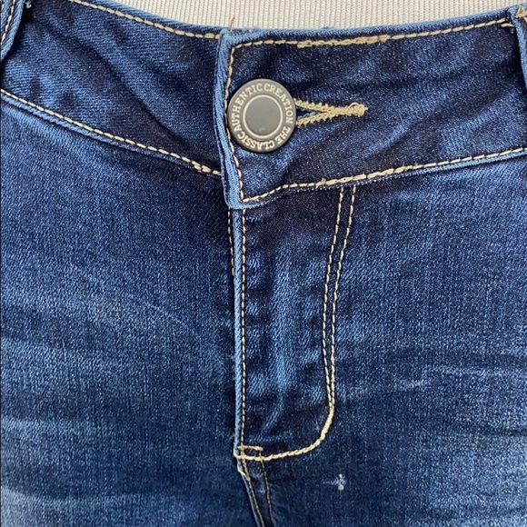 Distressed Skinny Jeans - Picture 5 of 16